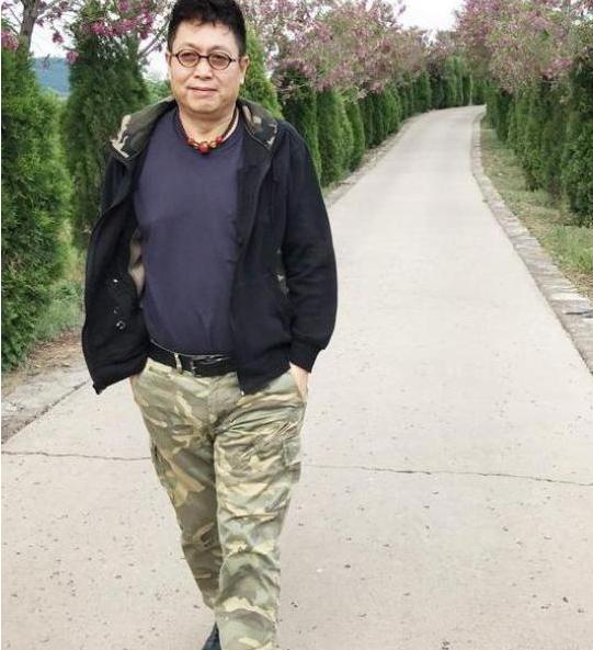 王为念|与小香玉离婚，被9.8亿富婆逼婚的主持人王为念，晚年太出乎意料