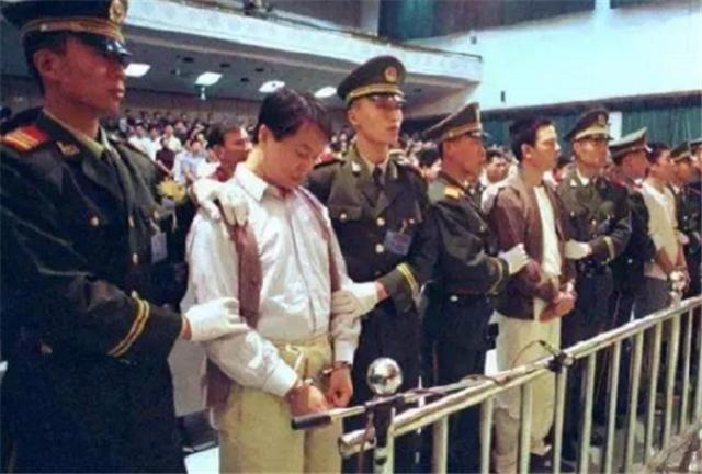 臆说古史|张子强团伙最聪明小弟，听李嘉诚建议在深圳买28套房，如今怎样了