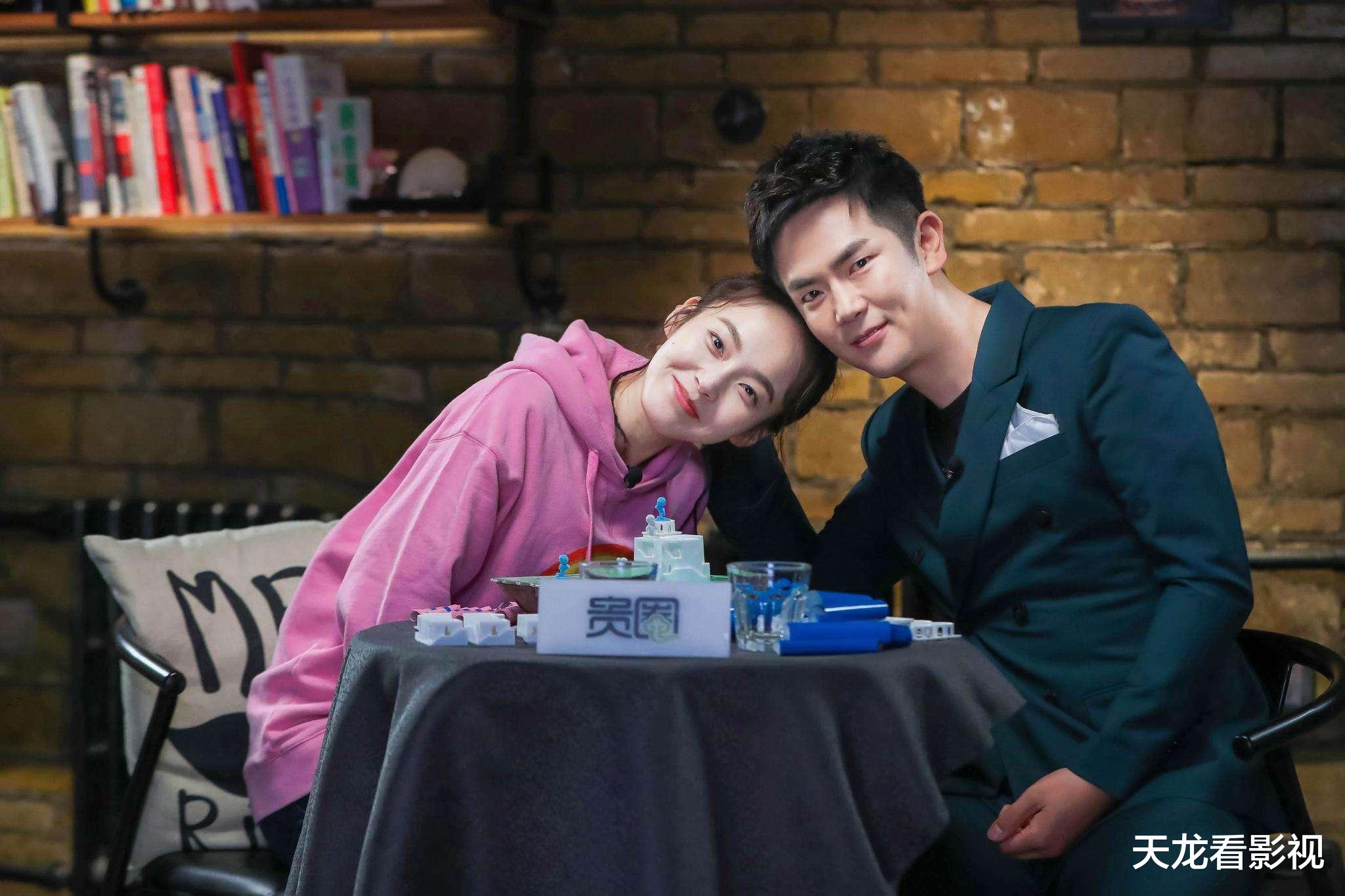 [张佳宁]王凯为张佳宁庆生，31岁张佳宁双马尾显嫩，网友：中国好老板