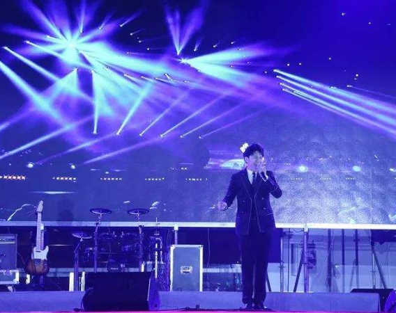 黄一|中国“最倒霉”歌手，写一首可以红一首，到了自己是“唱一回黄一回”！