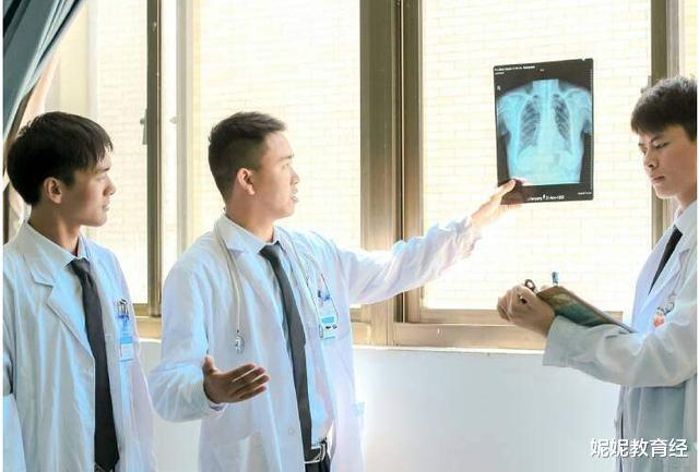 三级甲等医院|为什么虽然医疗人才紧缺，但很多三甲医院却还只招博士生？很现实
