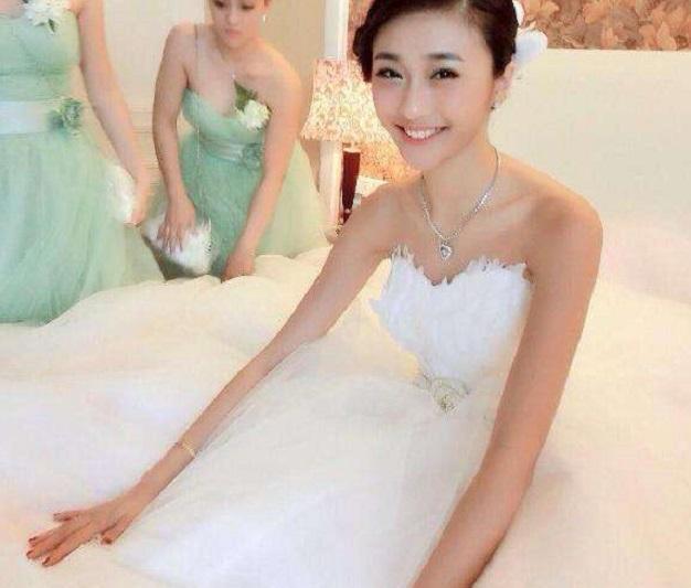 陈冰|背着丈夫参加《好声音》，爆红后自称单身，下台就与丈夫办离婚