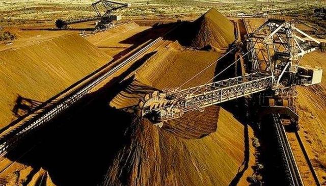 『稀土』美国开始“服软”了？3000吨大礼连夜送往中国，比黄金还珍贵