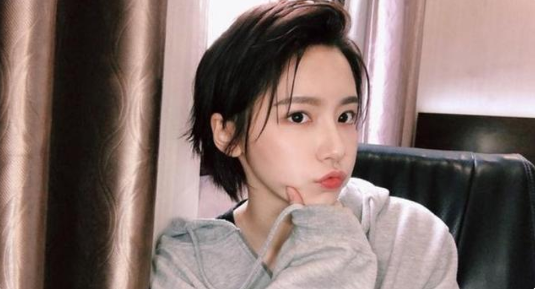 中国好声音|她是《好声音》最年轻的冠军,因剑走偏锋而红,一年后沦为了路