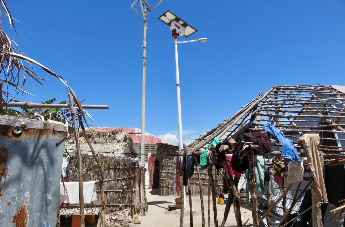 「海岛」0.004平方公里的小岛：没水没电却塞下97栋房子，生活着500人