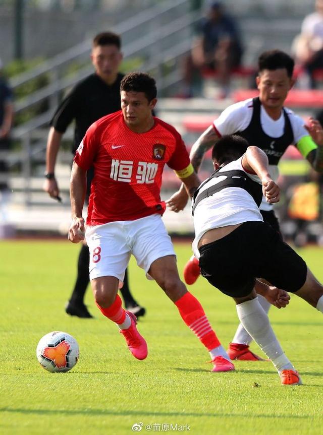 广州恒大@李铁笑出声!高球王传射完美回归,国足中场调度问题圆满解决