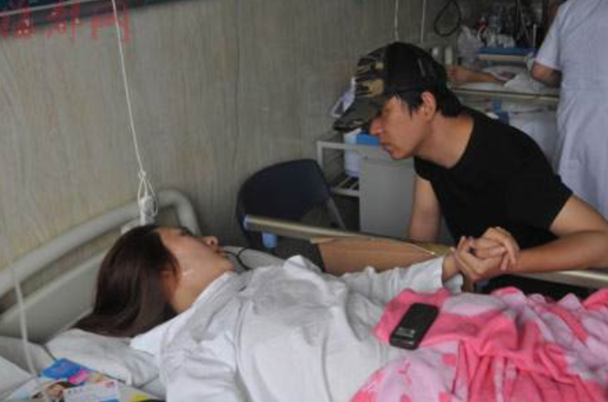 「潘粤明」时隔11年，潘粤明终于敢回忆的那场车祸，到底发生了什么
