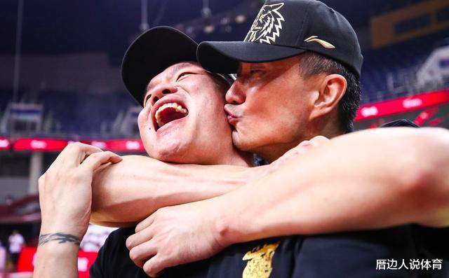 朱芳雨|十冠王公开抢人！朱芳雨列四大阿联替身霸气表态：我们开价只会更好