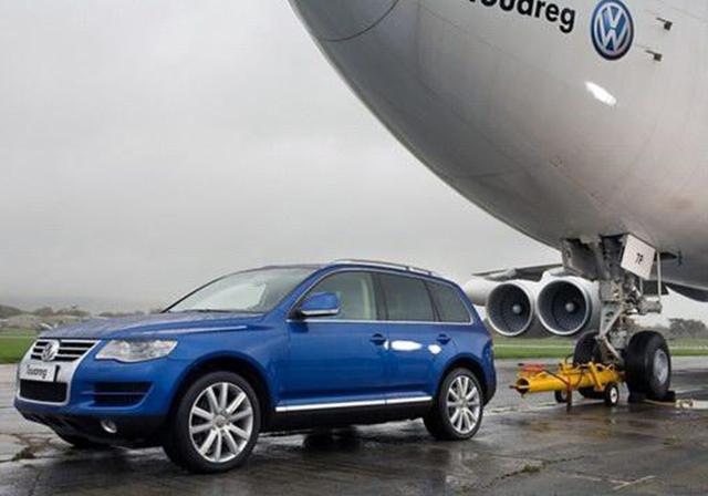 大众途锐@做工不输奥迪,连灯泡都是进口,却因车标被冷落,跌12万仍卖不动