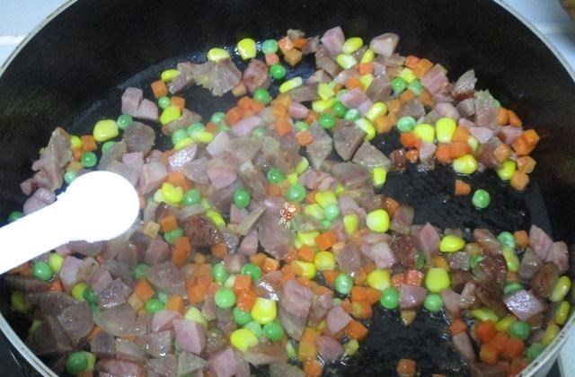 烧麦■这点心，蒸一蒸，10分钟能上桌，软糯鲜香，儿子每次都要吃到撑