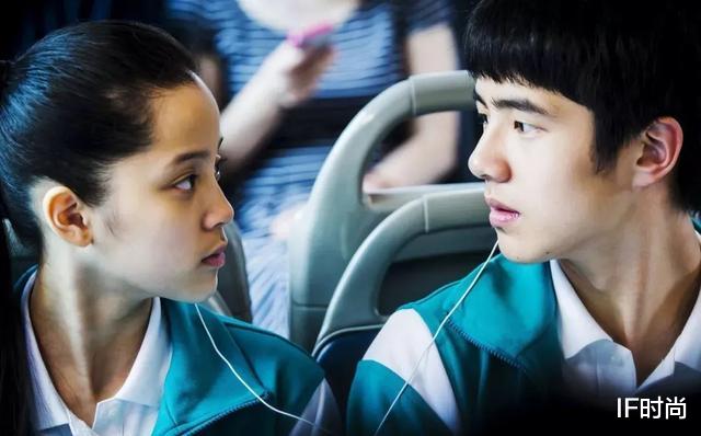 欧阳娜娜▲宋祖儿和欧阳娜娜的浴室，一个比一个“作”