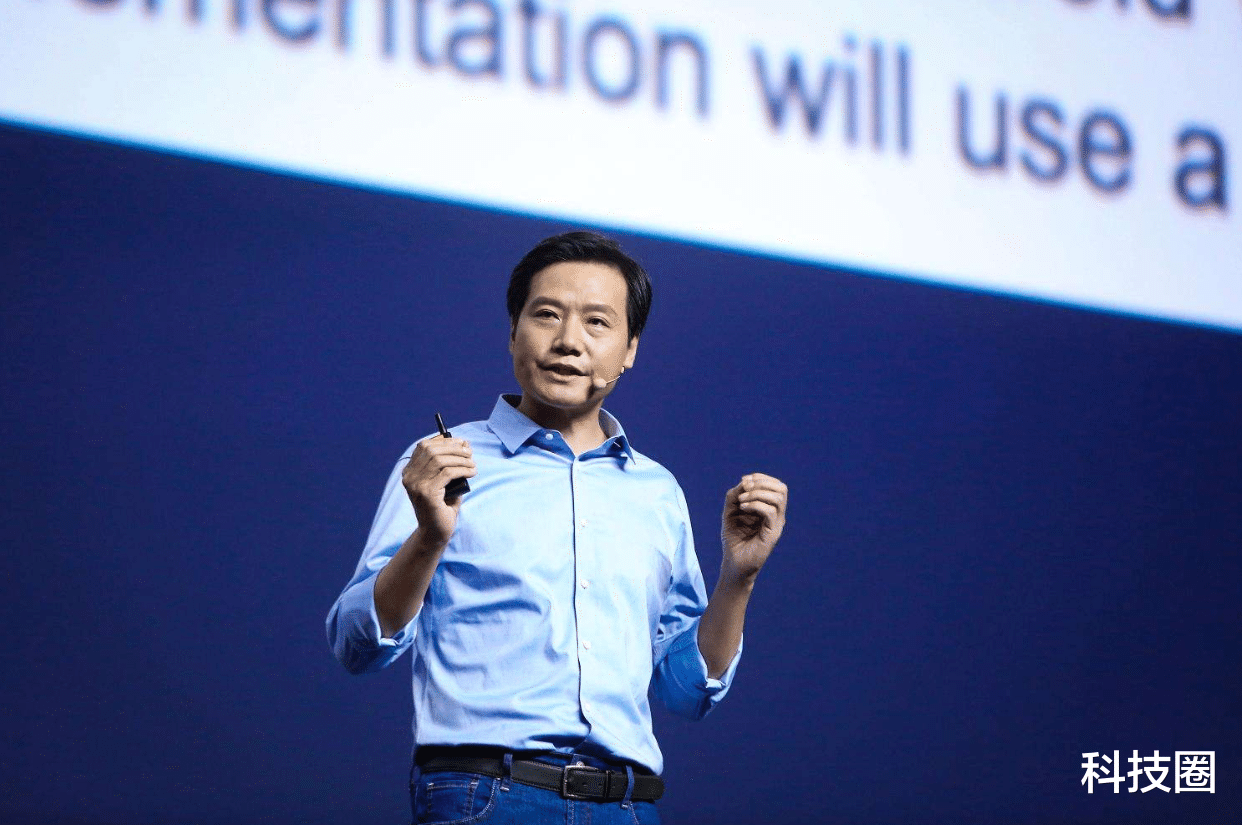 雷军@雷军说小米手机好被网友发现“偷偷”的用iPhone,尴尬了