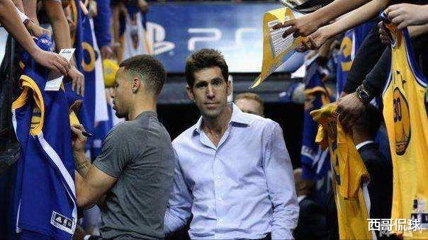 「勇士队」美媒曝勇士或打包2.5亿双巨+首轮签，拒绝字母哥，改追46+15神兽