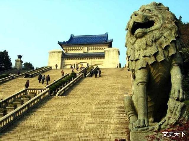 袁世凯：看了孙中山先生陵墓，再看袁世凯墓地，简直一个天上一个地下！