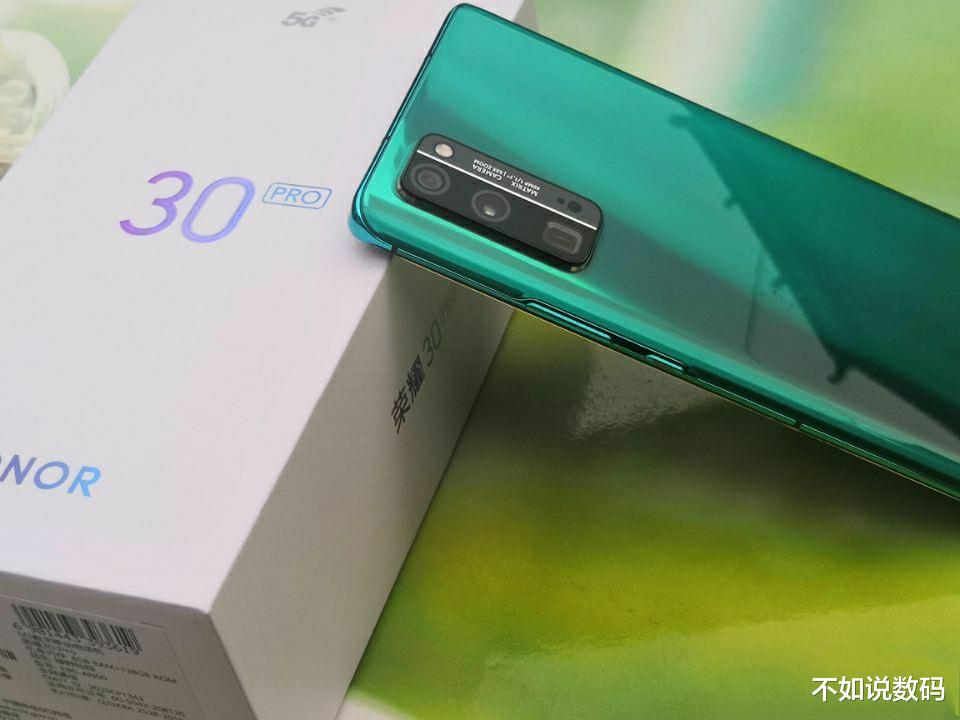 荣耀30pro|荣耀30Pro价格突降五百元，麒麟990＋50倍变焦，首发用户：我太难了！