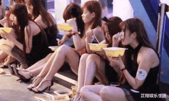 「横店」横店群演3万人,女神遍地都有,为一夜成名,100块甘愿当裸替!