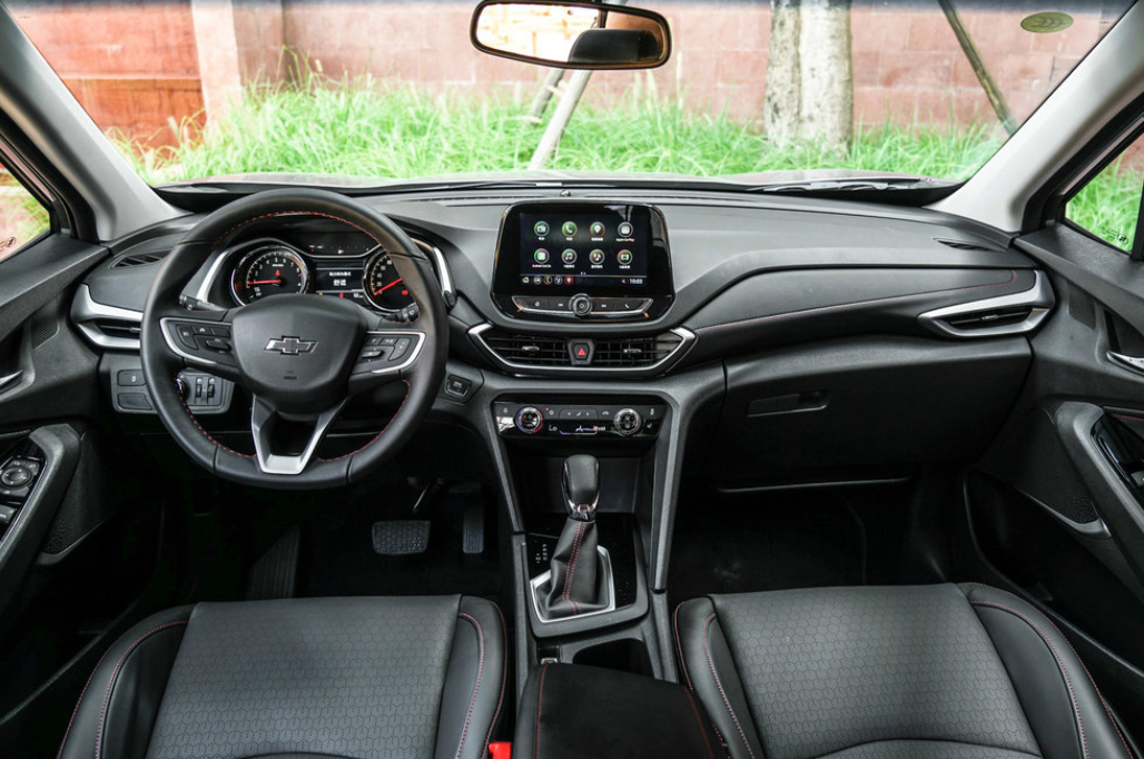 SUV|最适合捡漏的SUV,大7座油耗6L,轻混版本仅售13万多