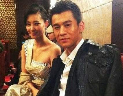 『王丽坤』他与王丽坤同居8年无果，却娶了刚认识4个月的女星，还是奉子成婚！