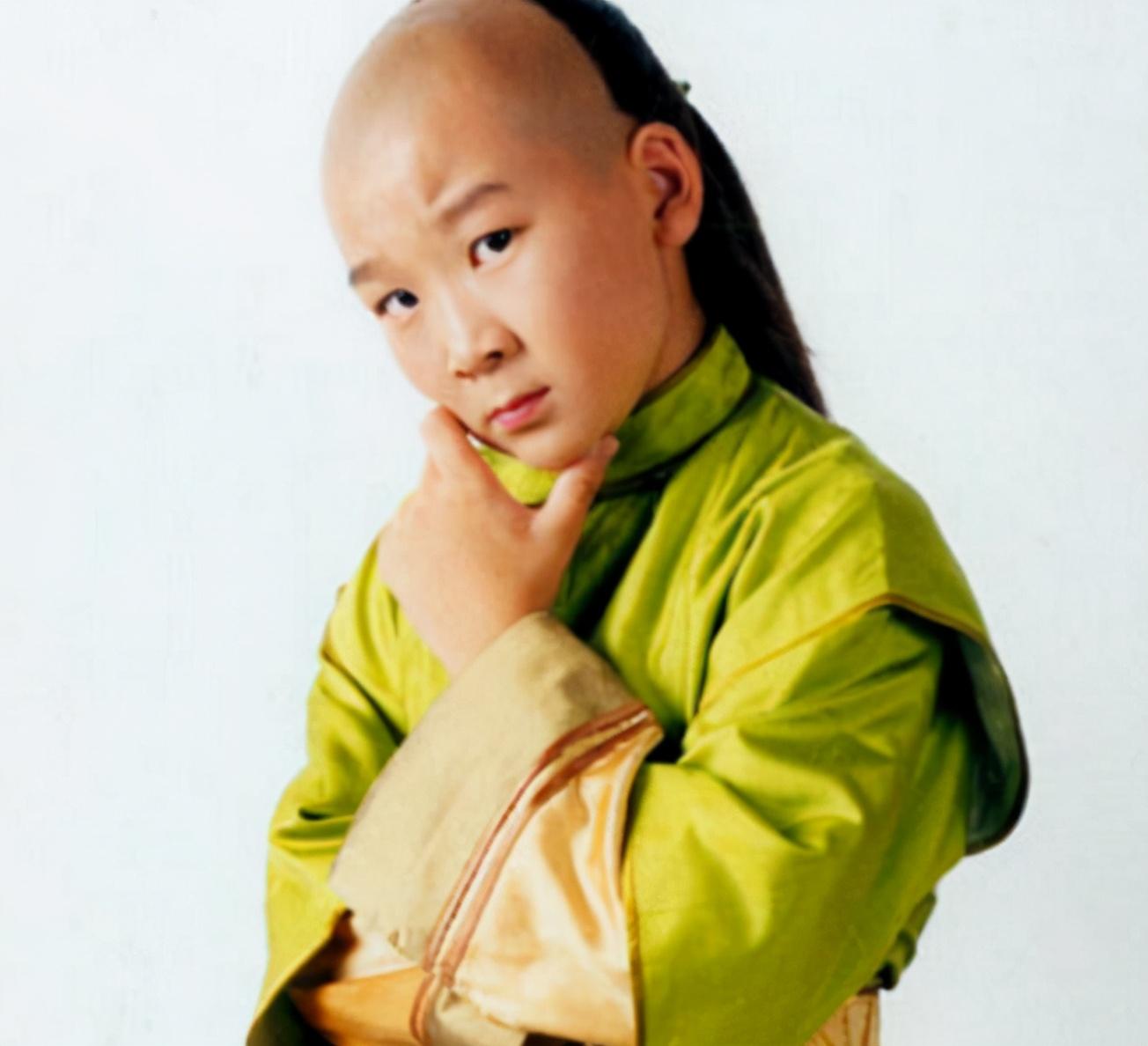 春晚|7岁出道走红，14岁登上春晚的“鬼马童星”谢昀杉，今现状如何
