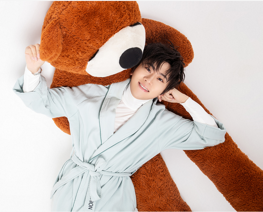 红颜▲《叹郁孤》同款国风经典 霄磊新歌《红颜》今日上线！