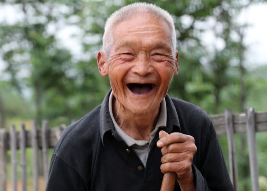 「饮食」寿命短的人,一般都有5个特征,希望你一个不占