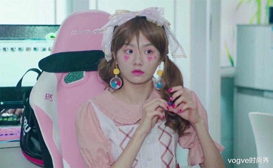 破产|《穿越火线》苏佳意：史上最废服装女配，如果剧组破产就是因为她