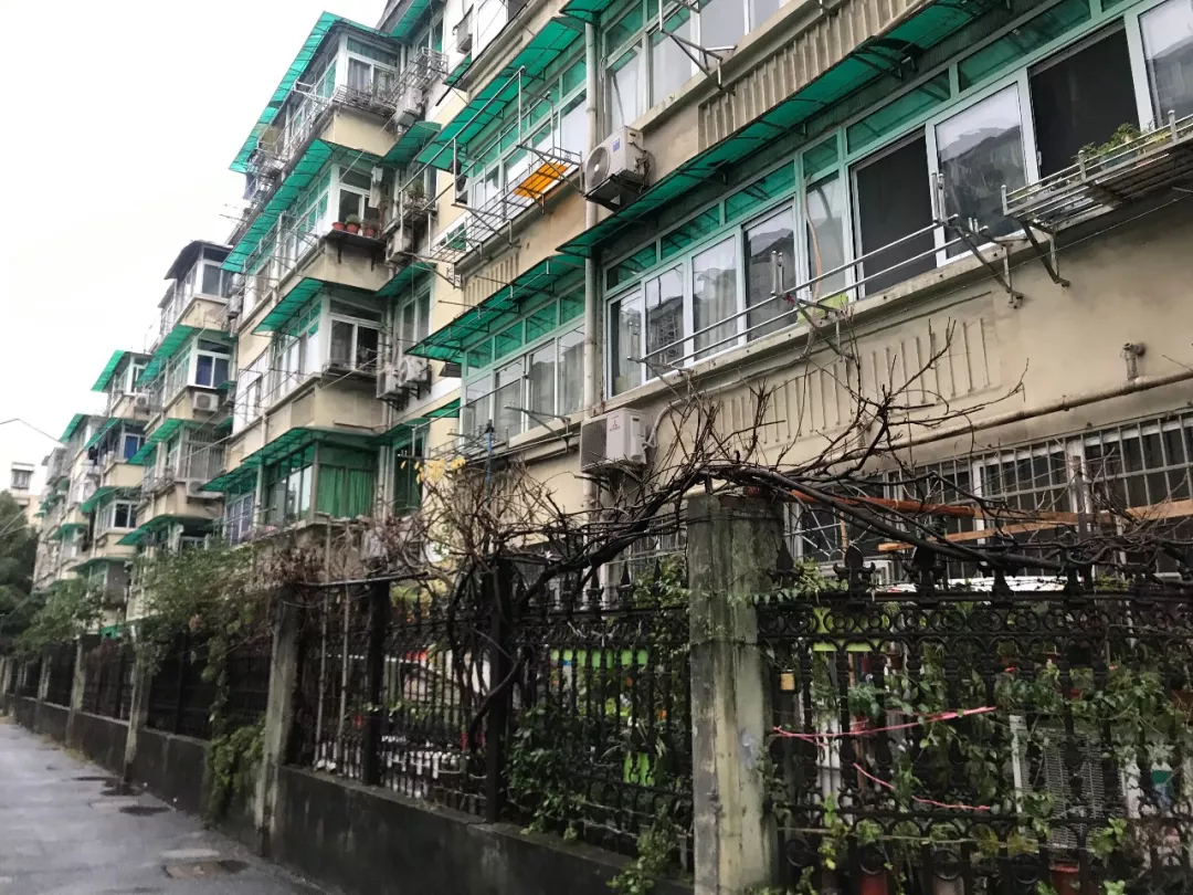 危房摇身变“豪宅”，每平贵5000元，有人酸了！