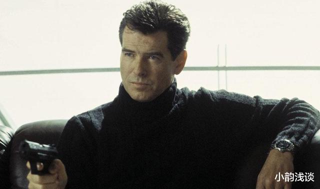 布鲁斯南|膀大腰圆的她被30亿男神深爱25年,你不欺我少年穷,我不负你糟糠恩