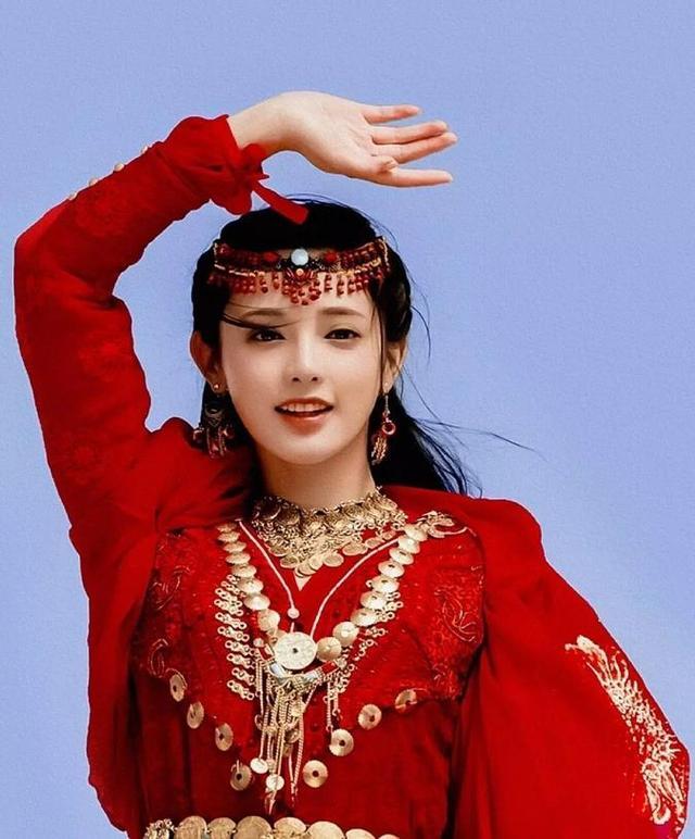 东宫|3位“靠古装撑颜值”的女星,《东宫》女主不算啥,她堪称“换脸”