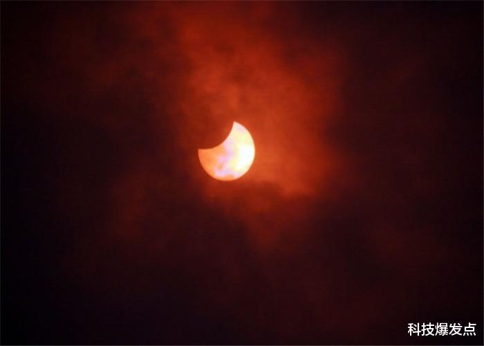 #日环食#错过了日环食的观看？别着急，在今年还有一次难得一见的日全食！