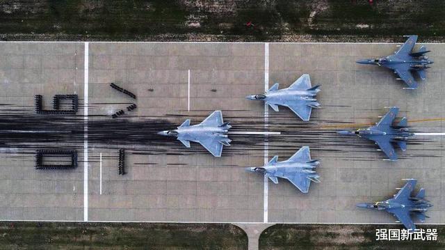 歼-20|歼-20是全球机体最大五代机，真正原因是什么？内幕并不简单！