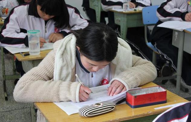 教育局▲“一律”立即停课，教育局深夜发布重要通知，尤其针对初三高三