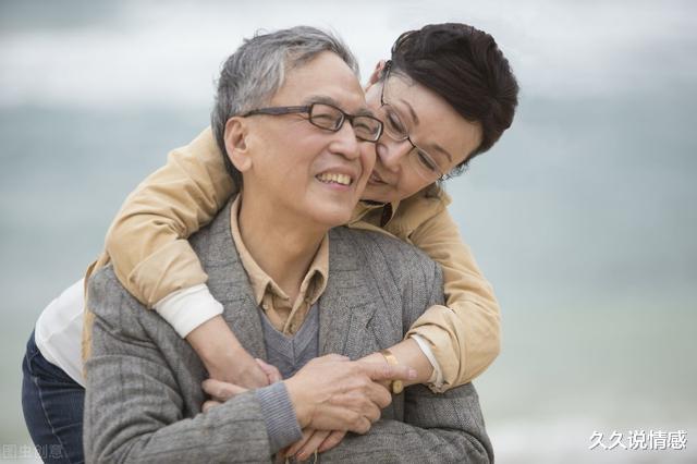 一位55歲退休女士的親身經歷：再婚後，終於明白半路夫妻很虛假-圖4