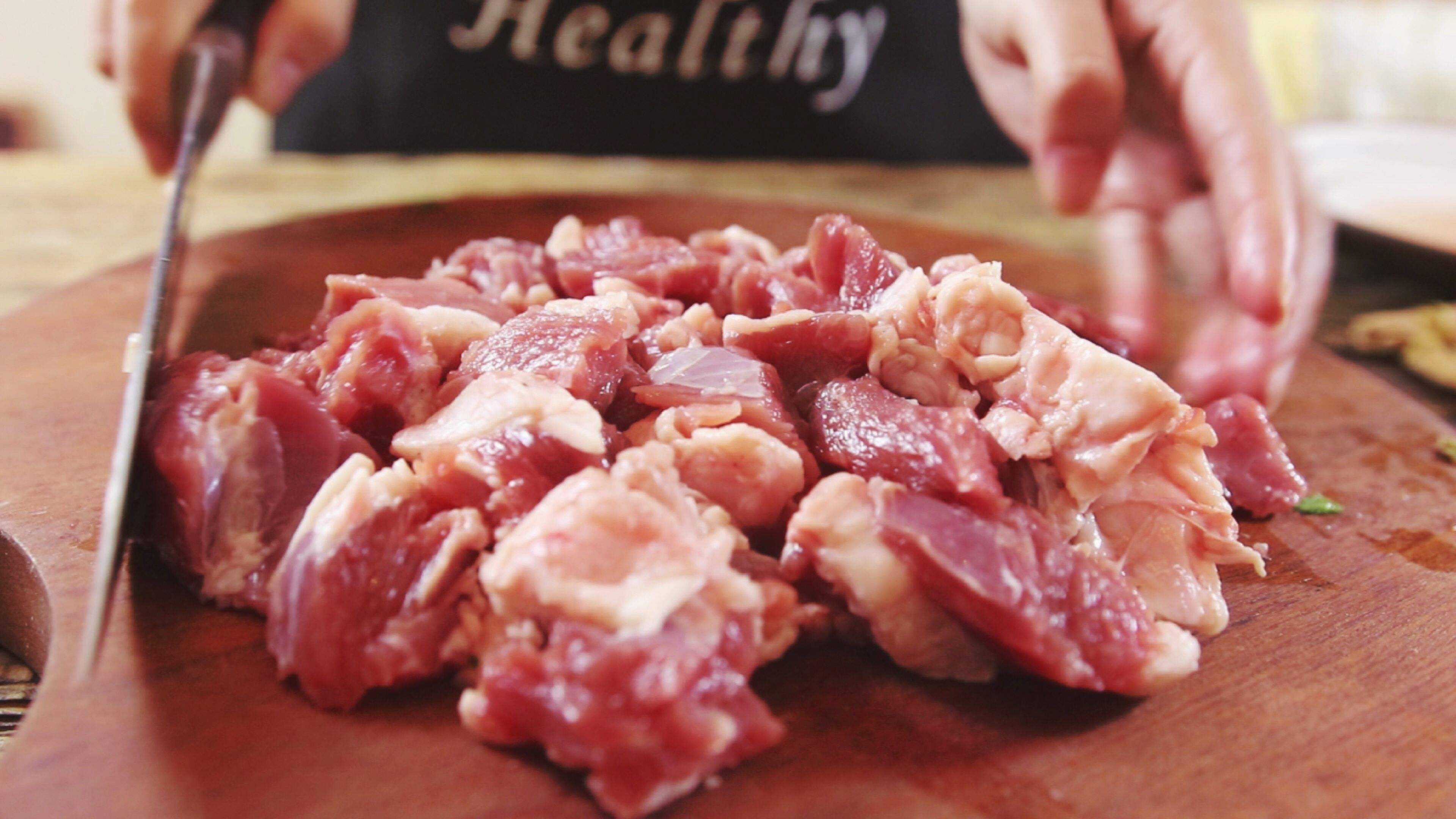 痛风|痛风病患者要注意,这3类食物要少吃,吃多会加重病情