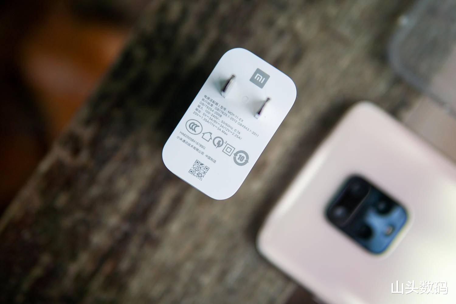 红米手机■联发科成了，小米定制年度最强中高端处理器，Redmi X10开箱测评