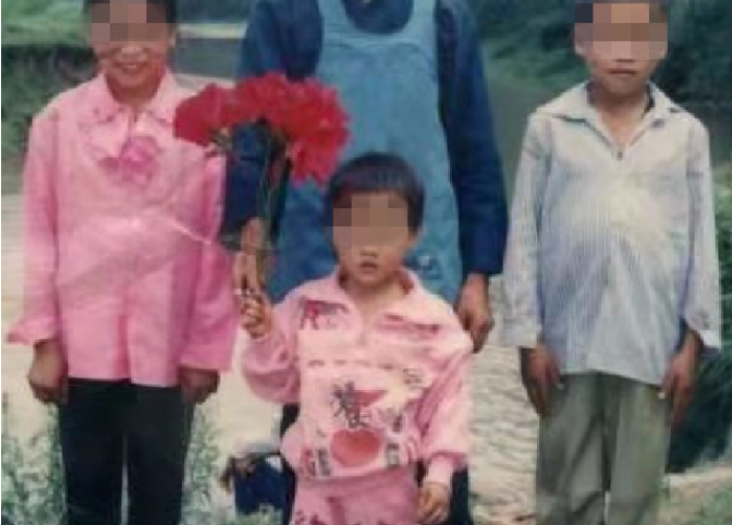 横相周刊社 15岁少女疑被拐卖,逃跑遭歹徒奸杀抛尸,案子告破但对结果不满意