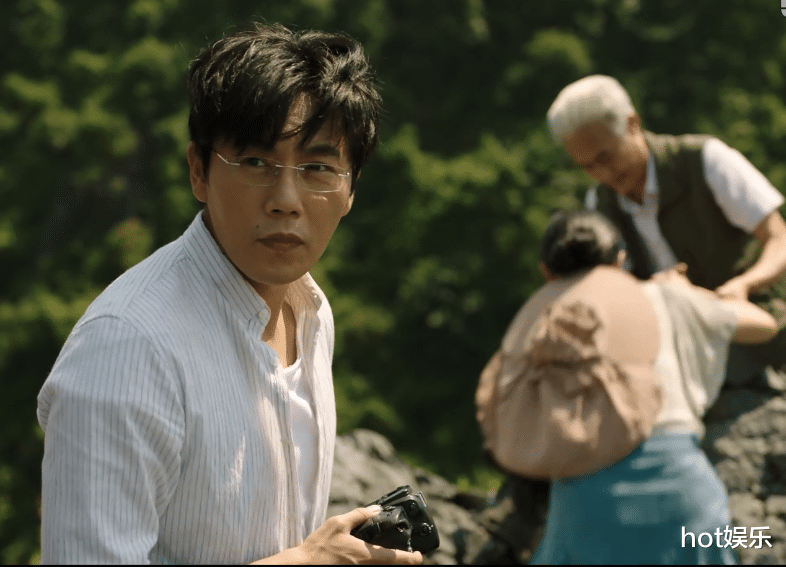 【秦昊】《隐秘的角落》都吹秦昊演技好,张颂文打牌这场戏,才叫“绝”!