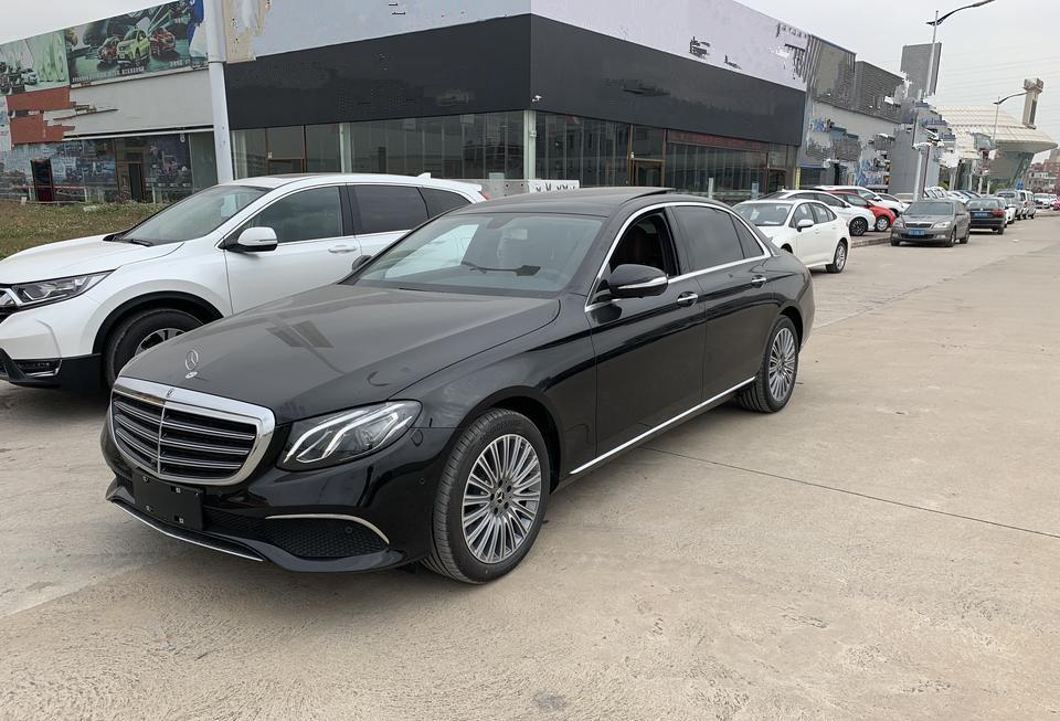 #奔驰E级#470799入手奔驰E300L值不值？它比宝马5系好吗？看完就明白了