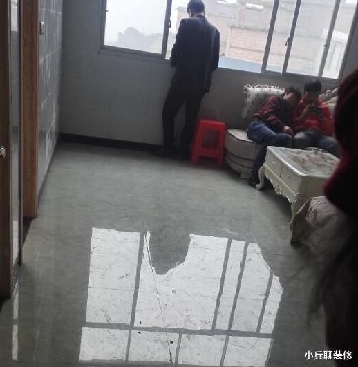 『』远嫁十年，第一次回娘家！走到家门口，都不敢认了！
