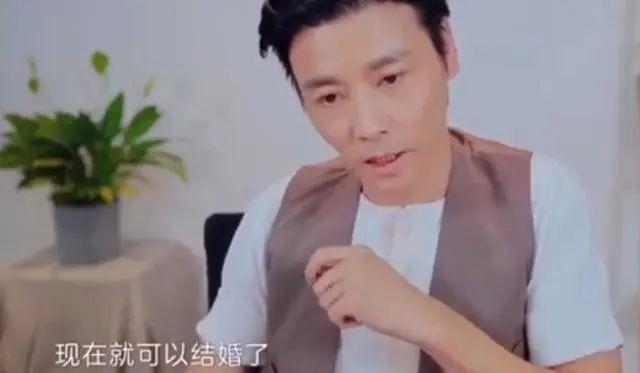 蔡少芬|“恋爱四年，蔡少芬逼我结婚”：张晋一句话，戳破了婚姻的真相