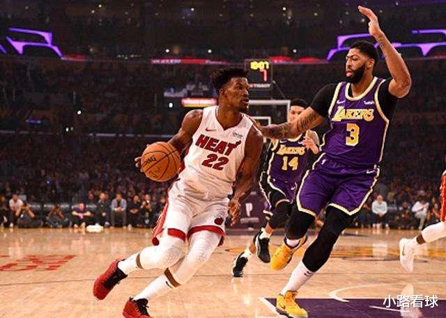 湖人队|联盟操作比赛?湖人主帅终于忍无可忍,球迷:边线球改判说明一切