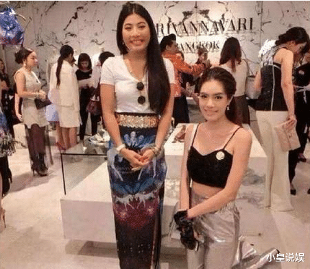 李连杰|所有明星跟她合影都需要下跪, 李连杰都不例外, 唯独范冰冰不接受