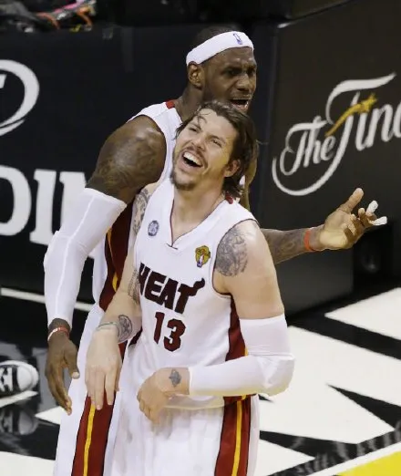 湖人队@又有两悍将主动来投！湖人不愁了！这就是詹姆斯的号召力