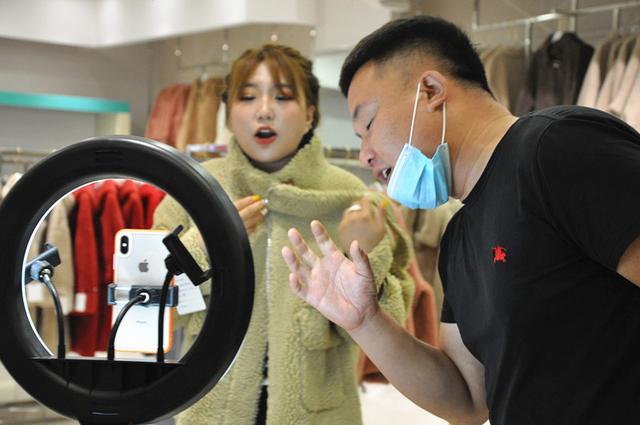 显示器|肃宁：打造“电商基地”