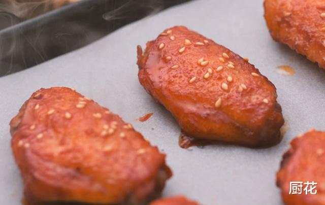 [苦瓜]长点心吧！吃烤肉服务员问你：换不换纸，其实是一种“暗示”