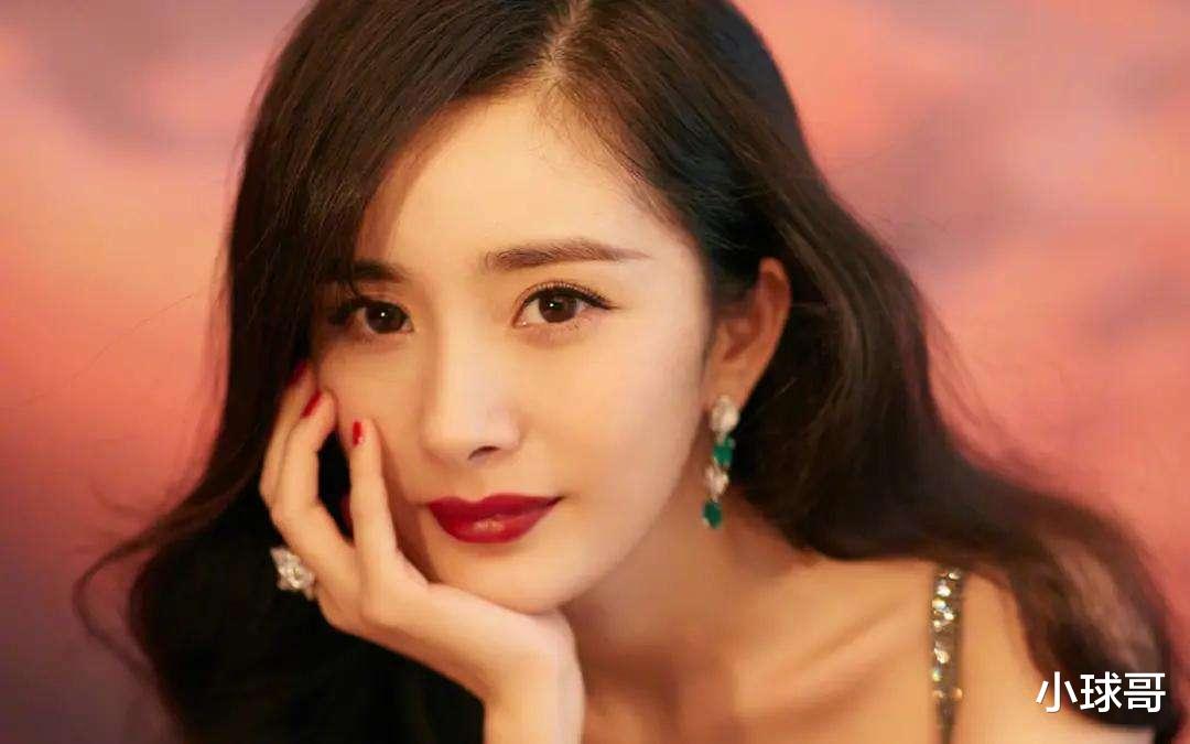 蓝心湄▲她身价上亿，拥有8个干儿子，狠扇当红女星，如今55岁依旧单身