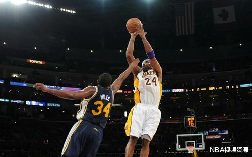 『勒布朗·詹姆斯』无法限制的十大进攻技术：詹姆斯坦克突破第10，前3名几乎失传！