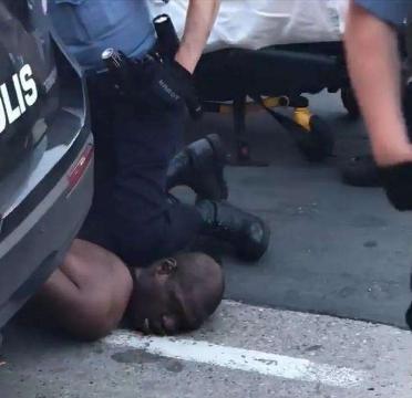 【俄罗斯】美国人为何不拿枪反抗?现场一幕令人恍然大悟,俄:欺骗了全世界