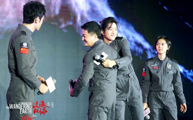 吴京|被吴京捧红的白眼狼，爆红后却“反咬”吴京，现落魄为过街老鼠