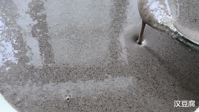 糯米粉|细腻顺滑的黑芝麻糊，简单美味，吃上一口就能让人着迷